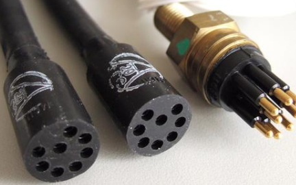 西安光機所等研制出我國首套深海使用水下濕插拔連接器